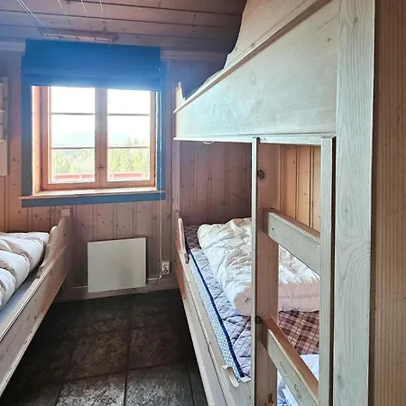 4 Bedroom Awesome In 度假居 海姆瑟达尔