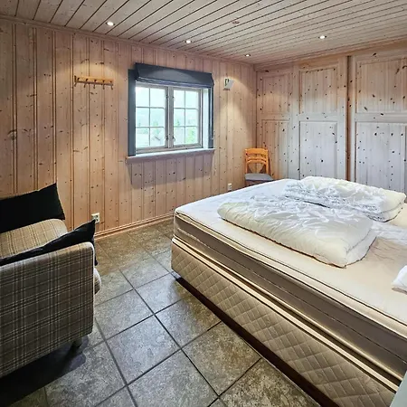 4 Bedroom Awesome In *