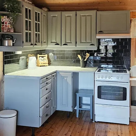 4 Bedroom Awesome In Holiday home *