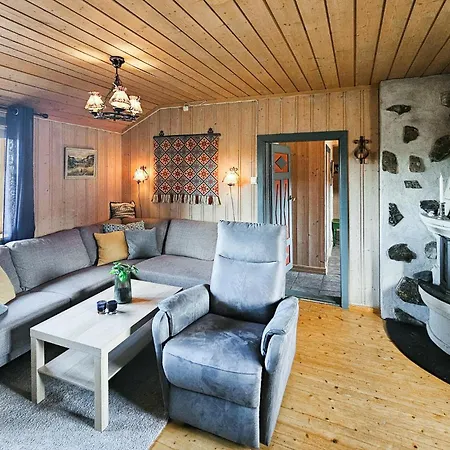 4 Bedroom Awesome In Holiday home *