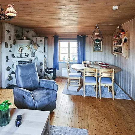 4 Bedroom Awesome In Holiday home *